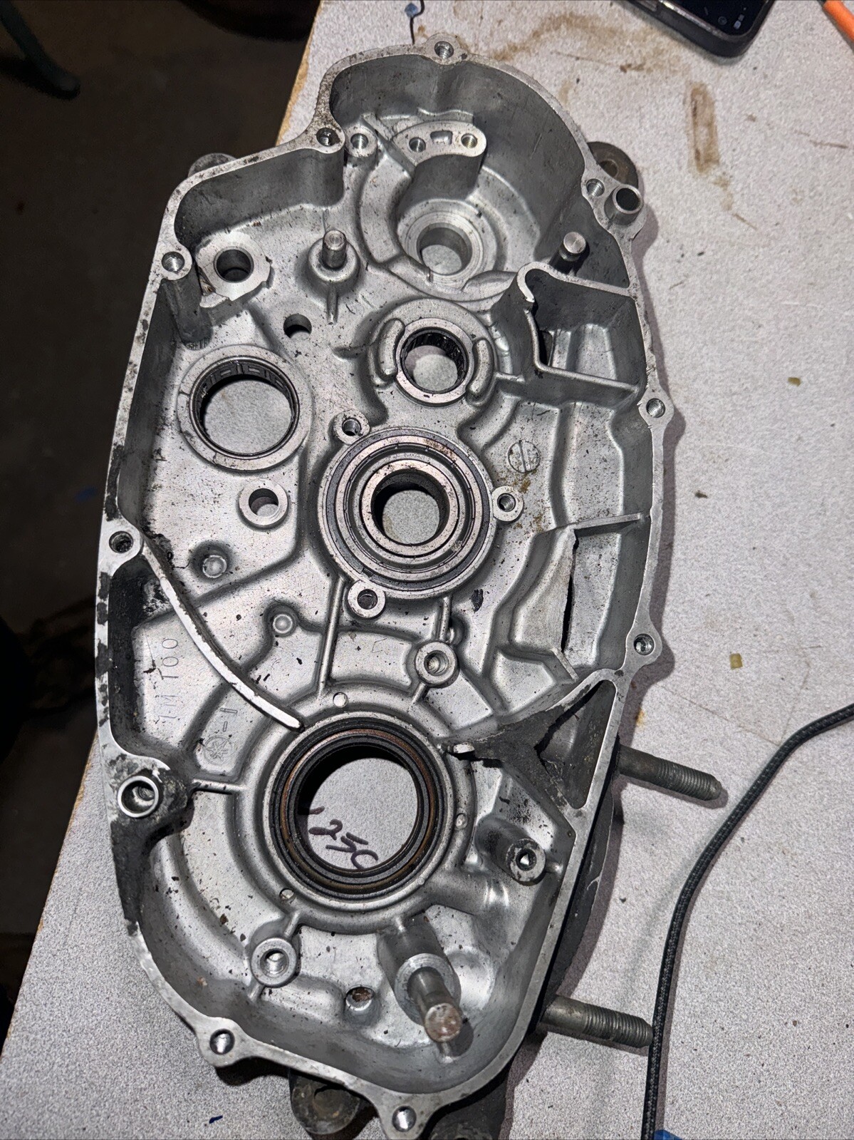 78 Yamaha DT250 DT 250 400 Engine Motor Right Crank Case Half Bottom End 6-C