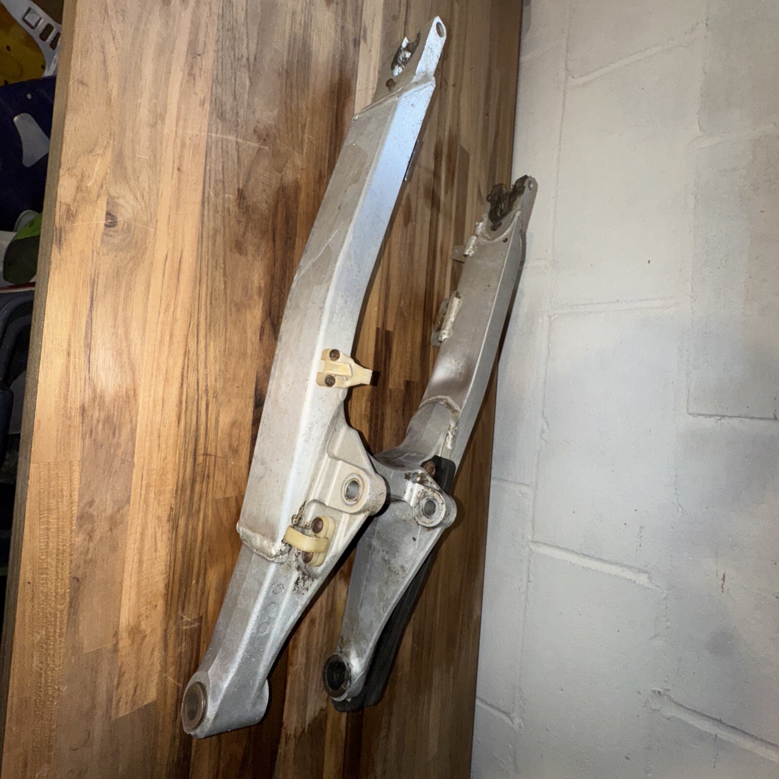 1989 SUZUKI RMX250 SWINGARM SWING ARM SUSPENSION 61000-05D10