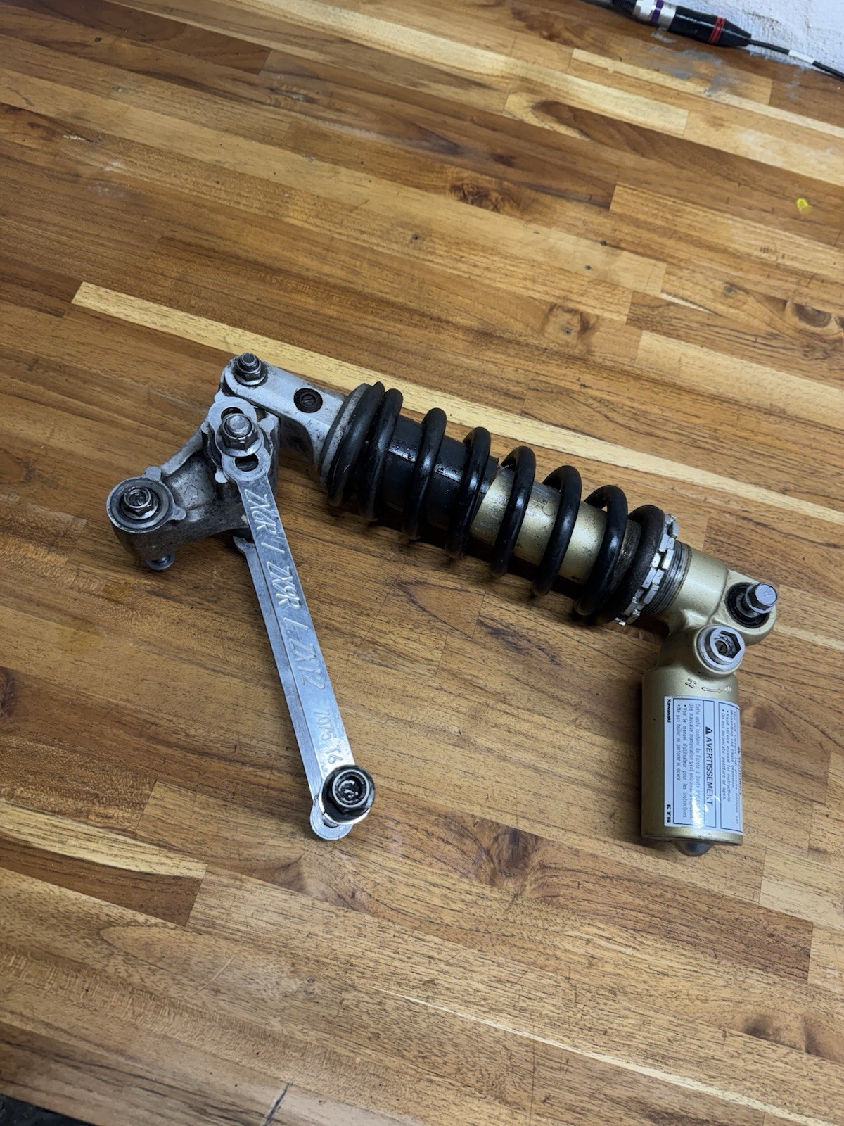 1998 Kawasaki Ninja ZX9R ZX900 Rear Shock Absorber + Aftermarket Linkage OEM KYB